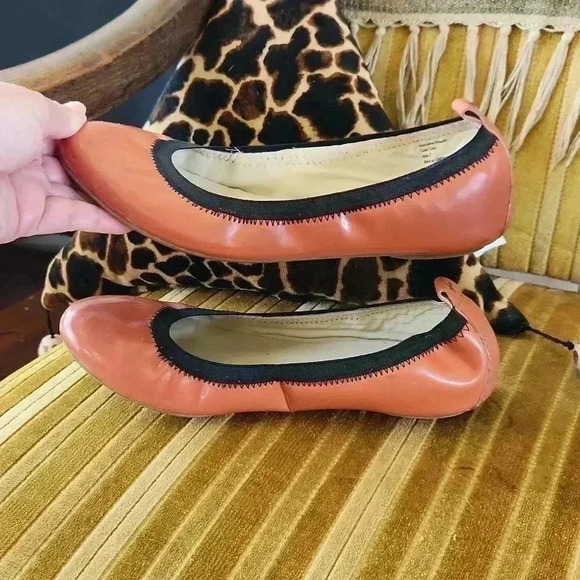 Very Lovely Soles Essence Flats Coral sz 7 - Picture 4 of 16